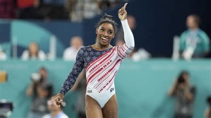 10 Photos Of Simone Biles With Her Parents & Siblings