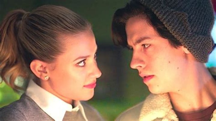 16 Most Defining Moments of Betty and Jughead&rsquo;s Relationship Fandom