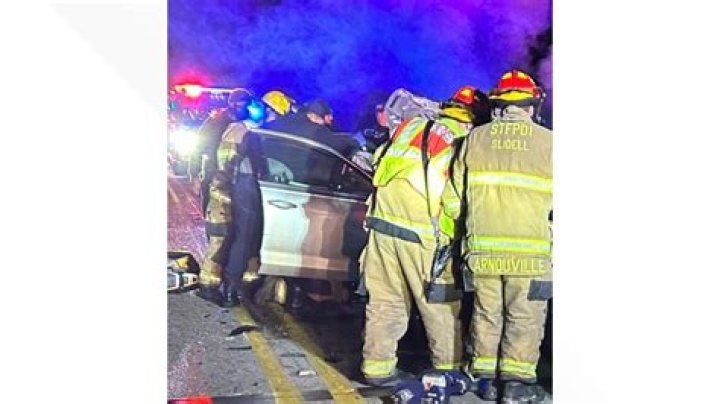 2 killed, 1 in critical condition in early morning Bryan Co. crash