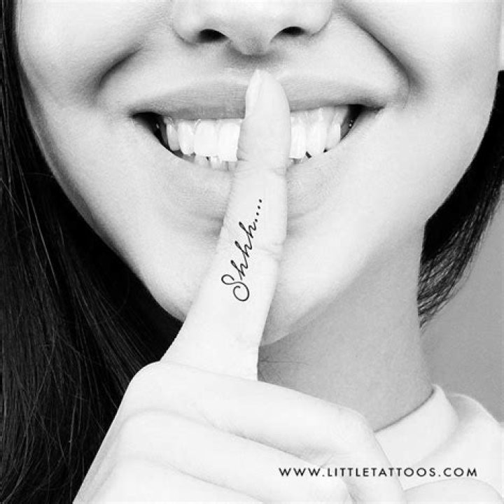 39 Cool Shhh Finger Tattoos Rihanna tattoo, Shhh tattoo, Celebrity