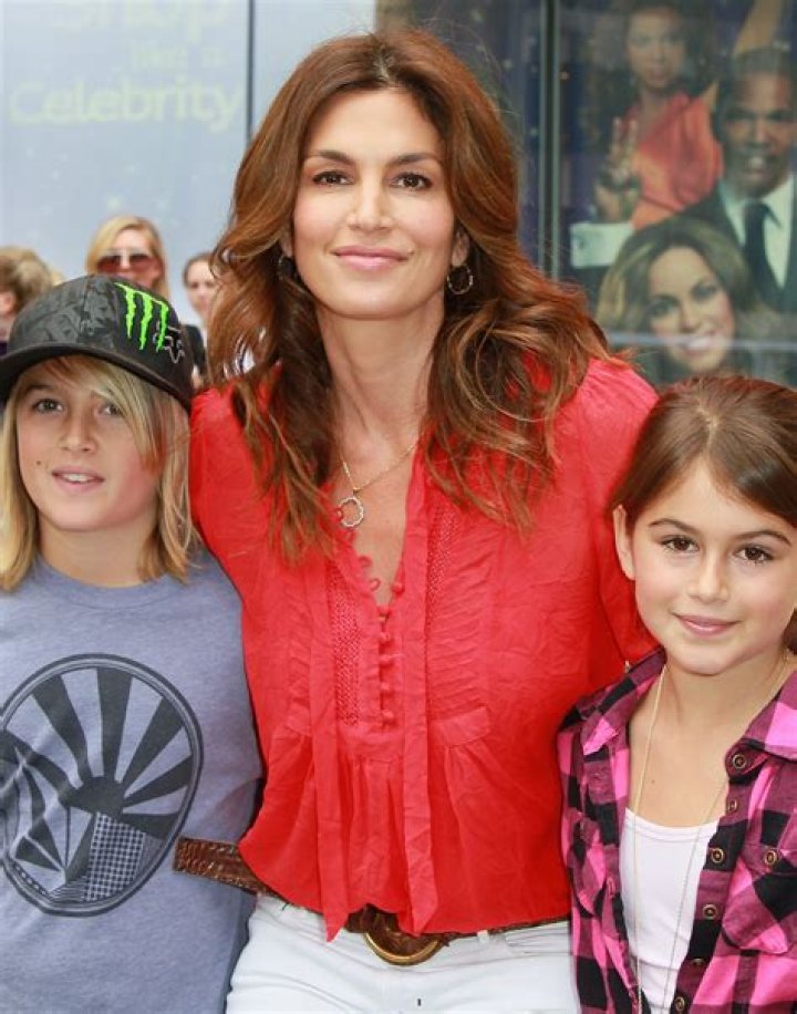 49 Celebs With Their Kids Then And Now