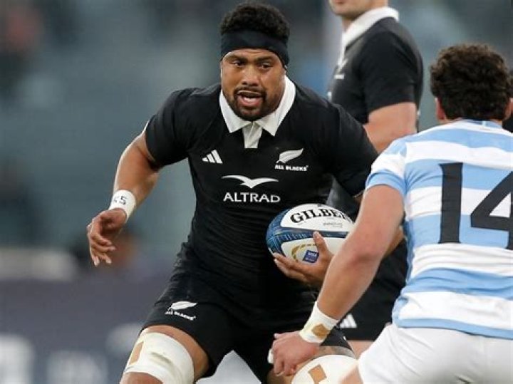 All Blacks star Ardie Savea flags shock switch to NRL, names two