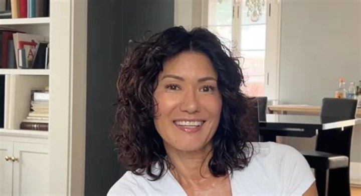 Amelia Santaniello Age, Weight, Salary, Children, Husband, Profession