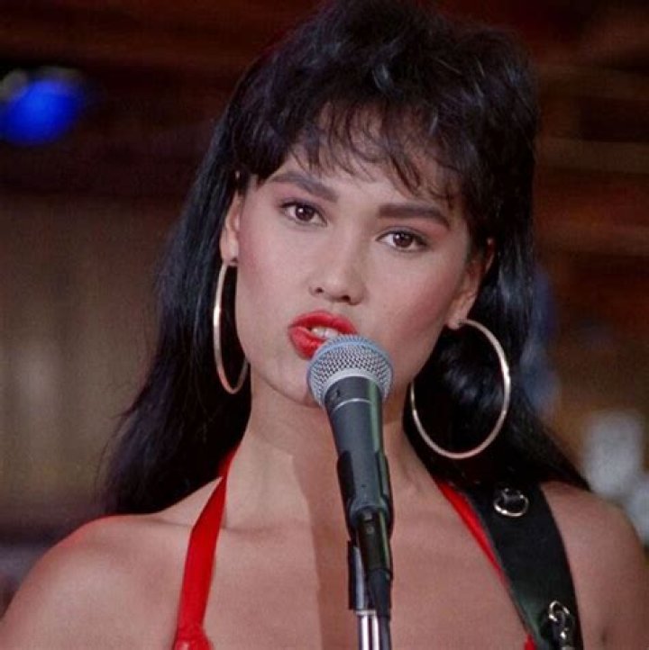 An Ode to Tia Carrere on 'Wayne&rsquo;s World'