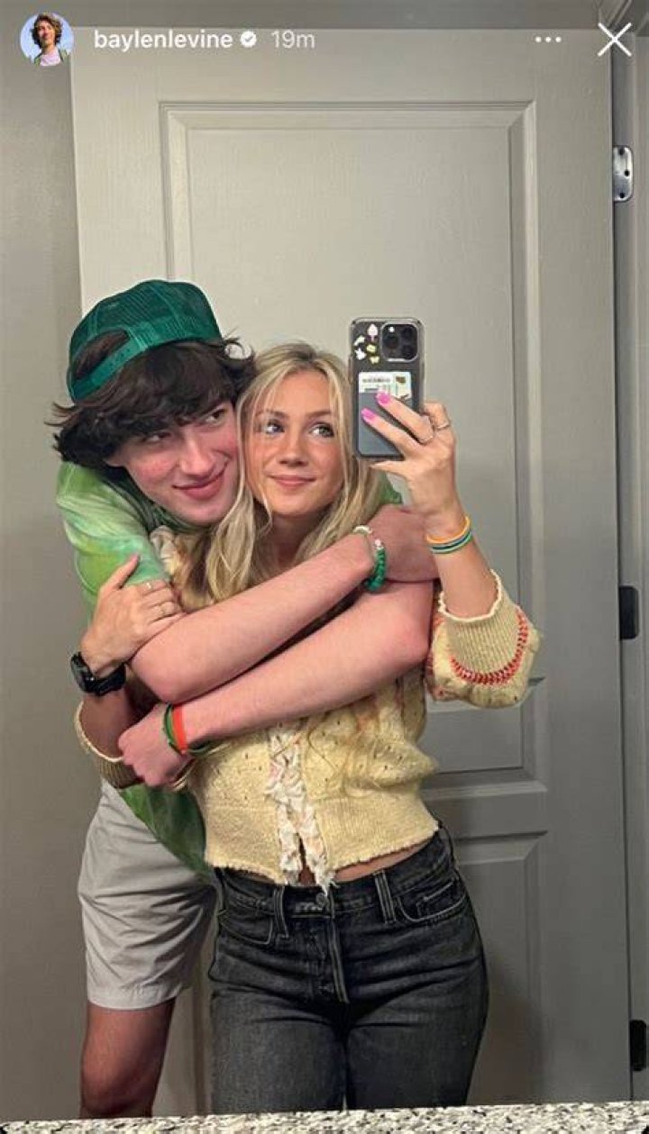 Baylen Levine Biography Girlfriend, Frick Vape, Sister, Merch, Net Worth