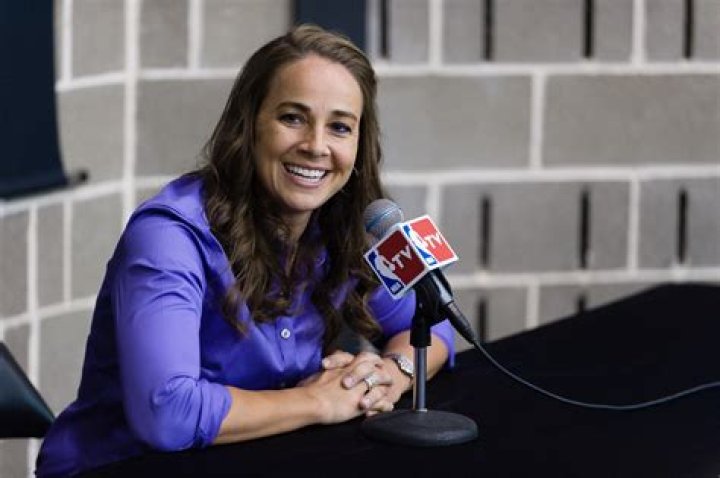 Becky Hammon named to Spurs staff, first woman assistant coach in major