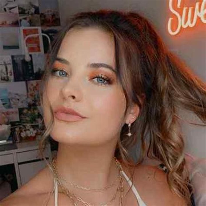 Brooke Hyland Bio, Age, Net Worth, Height, In Relation, Facts