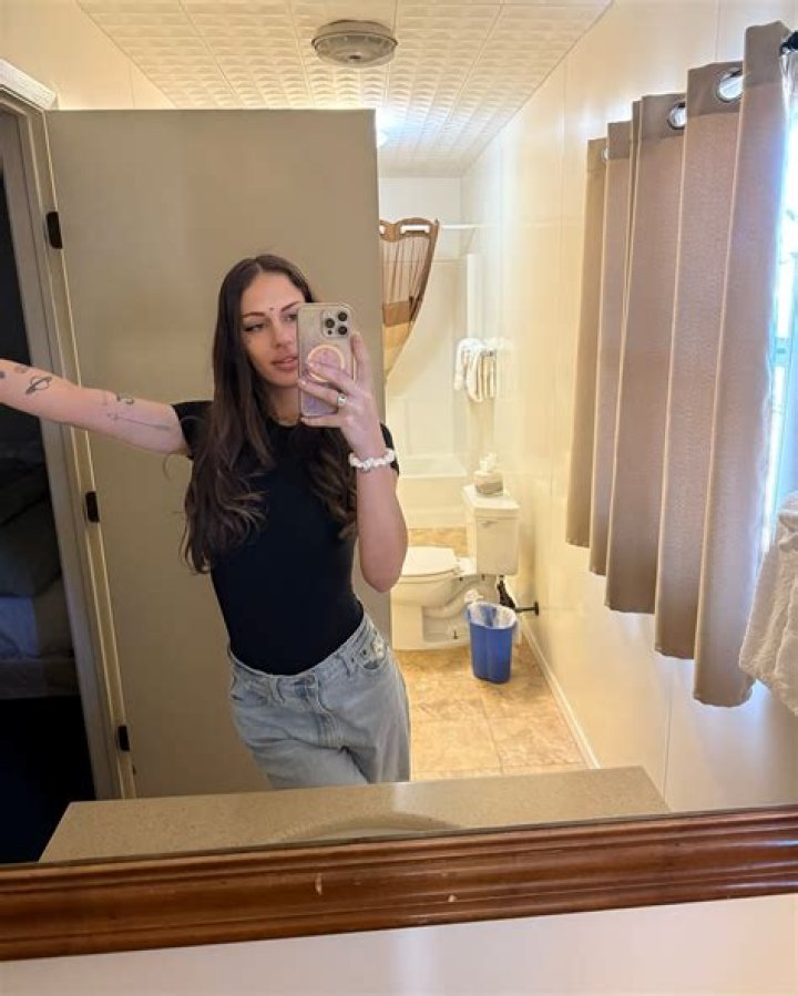carlie marie🦋 on Instagram &ldquo;cleaned jake.in.khakis41 bathroom before