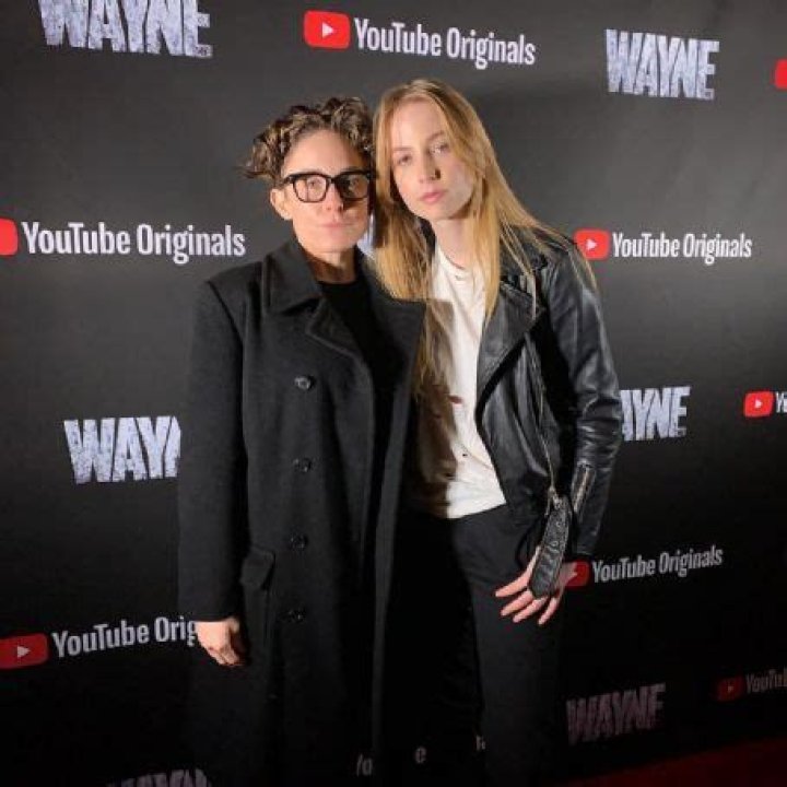 Cassie Cobb and Stephanie Wynne Levine FamousFix