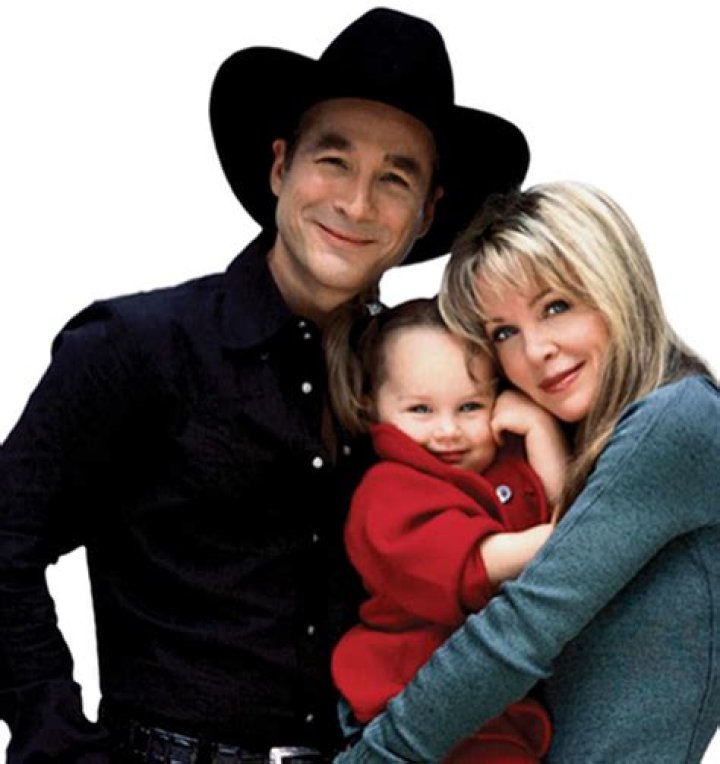 Clint Black and Family To Embark On Mostly Hits & The Mrs. Tour