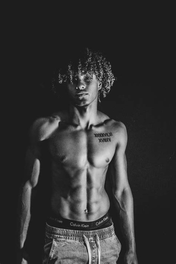 Corbin Bleu Height Weight Body Statistics Girlfriend Healthy Celeb