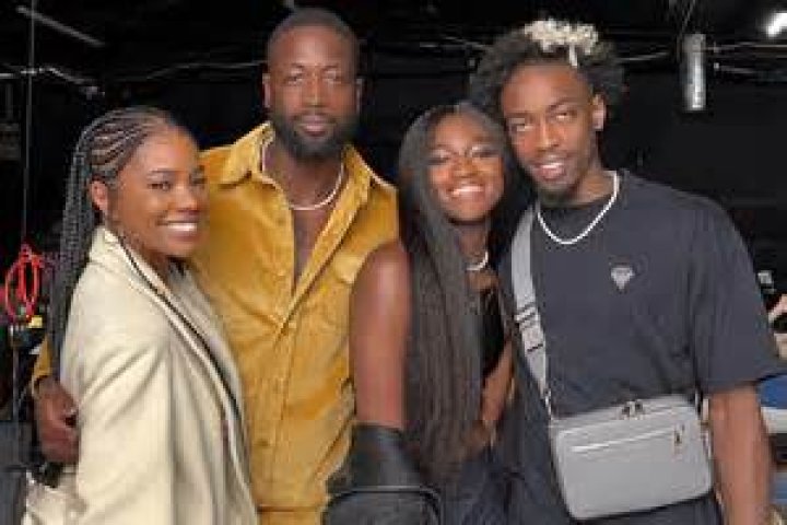 Dwyane Wade with his mother, Jolinda, Celebrity Families, Celebrity