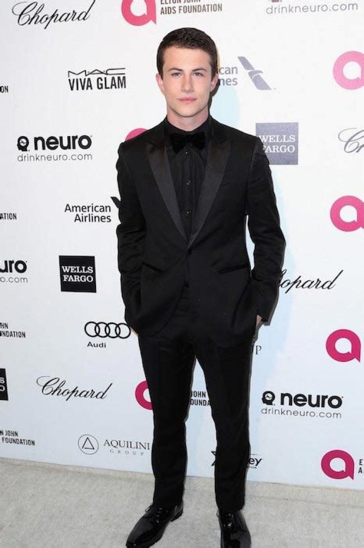 Dylan Minnette weight