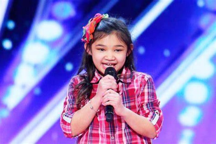 endaya Makes a Little Girl's Wish Come True! Zendaya, Zendaya style, Girl