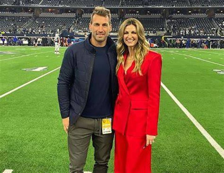 Erin Andrews Husband, Jarret Stoll, Wedding, Net worth, Salary