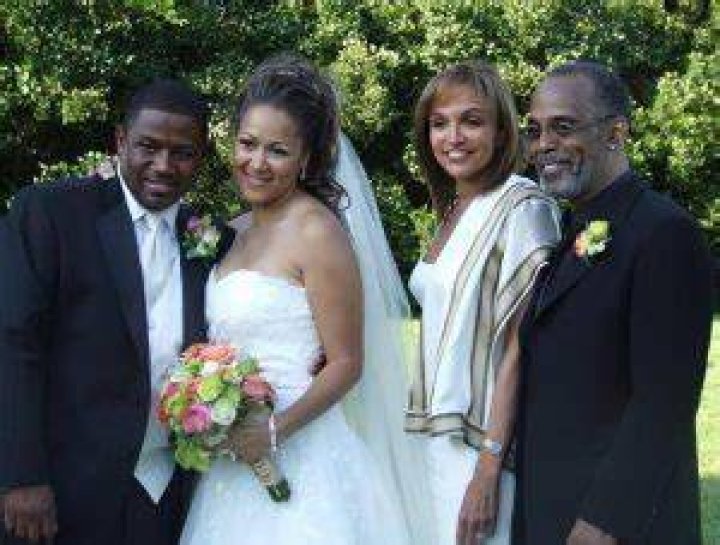 frankie beverly wife pam moore solsarin