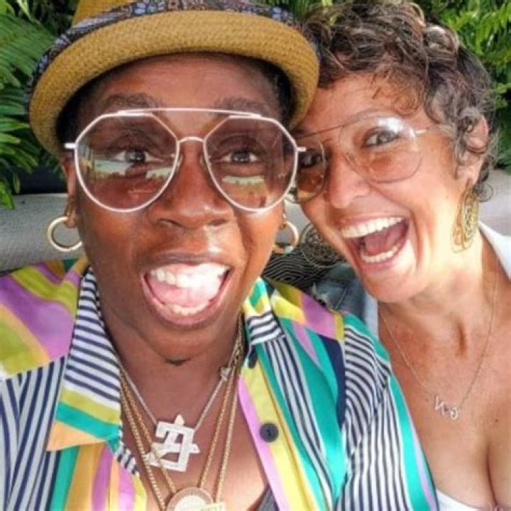 Gina Yashere is not Married to Wife. Dating Girlfriend Nina Rose