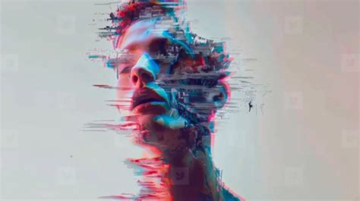 Glitching Queen dating 2023 profile