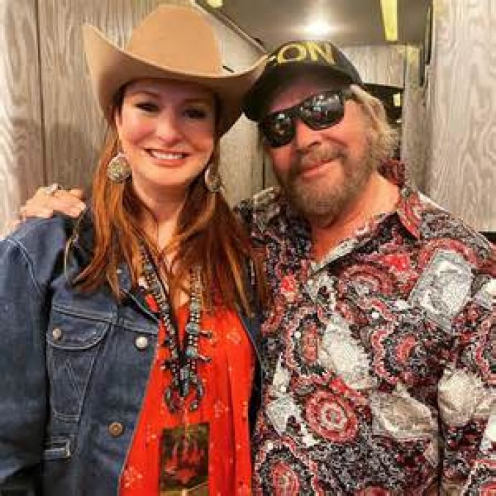 Hank Williams Jr.&rsquo;s daughter Holly pays tribute to late sister