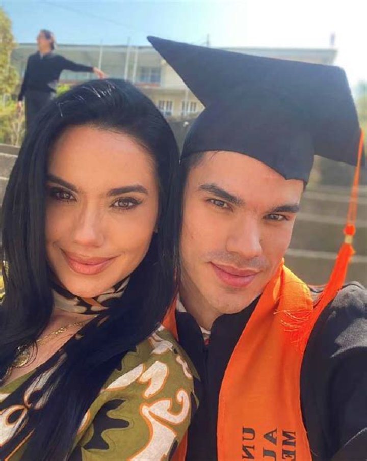 Hijo de Sergio Andrade encuentra la fama en redes sociales