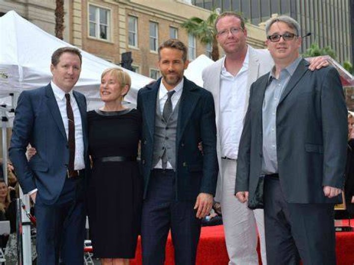 How many siblings does Ryan Reynolds have? Actor reveals brothers saved