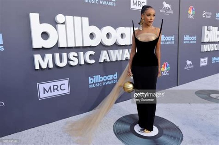 How Tall Is Doja Cat