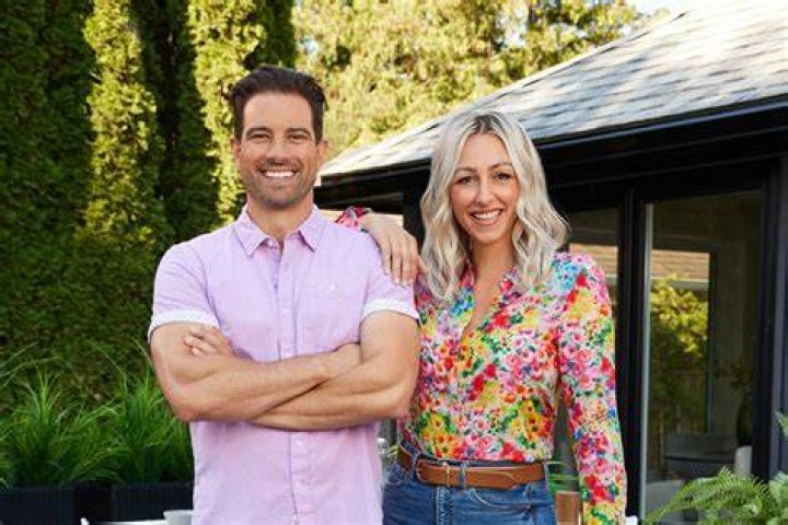 Image of Scott McGillivray with his wife Sabrina McGillivray and their kids