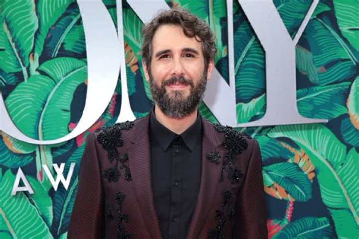 is josh groban gay