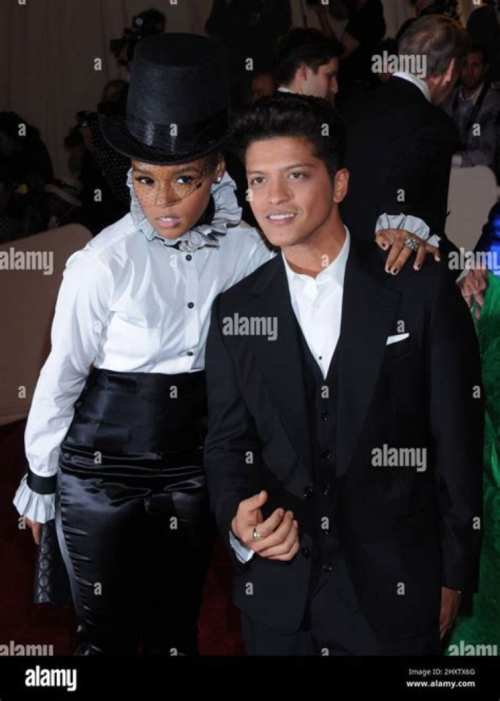 Janelle Monae & Bruno Mars my name is Janel and Janelle monae Is