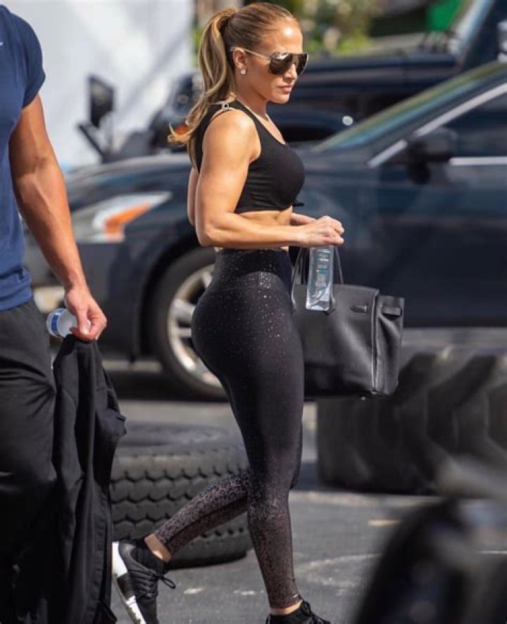 Jennifer Lopez Workout Routine, Diet Plan, Body Measurements