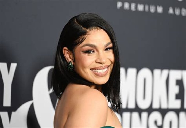 Jordin Sparks ' Husband Dana Isaiah Reacts after Son Licks His Armpit