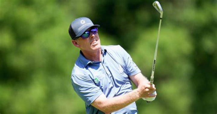 Justin Leonard shares the early lead at Insperity Invitational