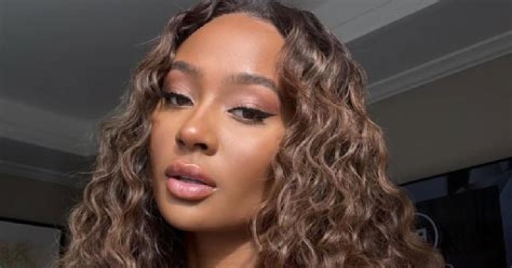 Kayla Simmons flaunts endless curves in &lsquo;stunning&rsquo; lingerie shoot