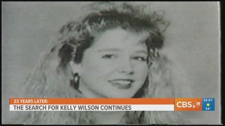 Kellie Martin 33 years