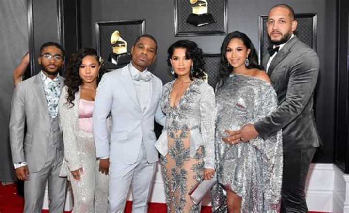Kirk sends prayers to Kobe's family at Grammys &mdash; EEW Magazine