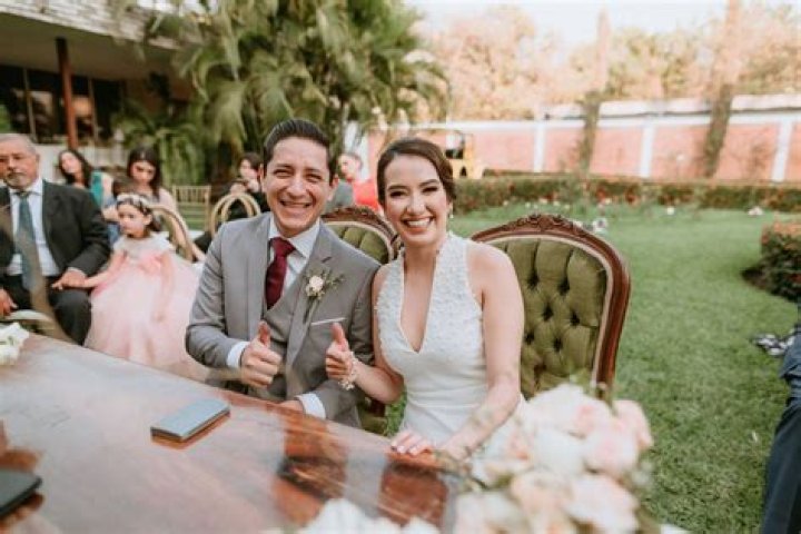 La rom&aacute;ntica boda de B&aacute;rbara Mori y Ray Sigman