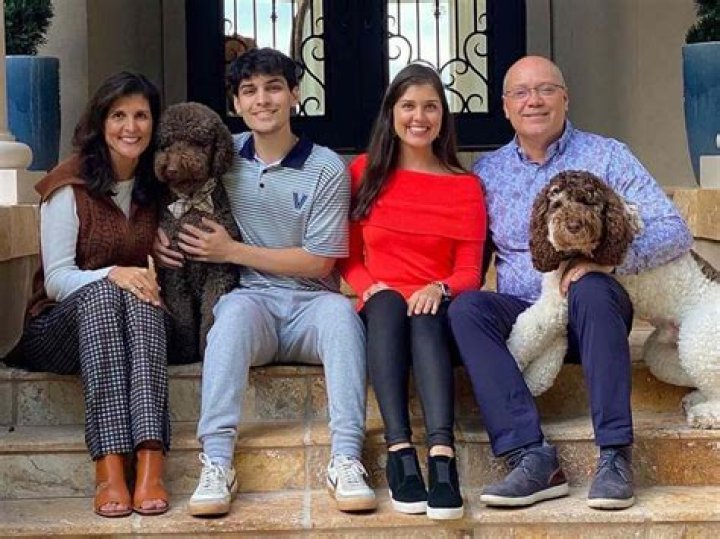 Lacy Hartselle with her family