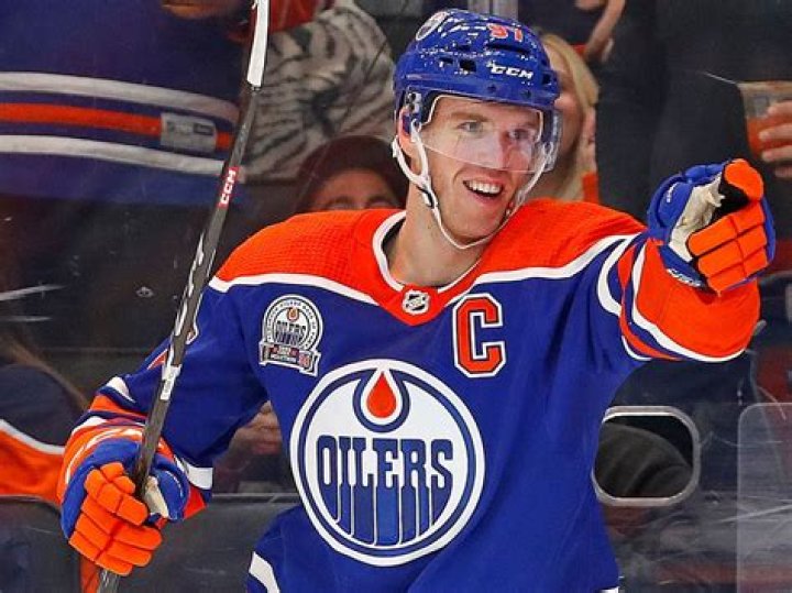 Larsson Edmonton oilers, Hot hockey players, Hockey