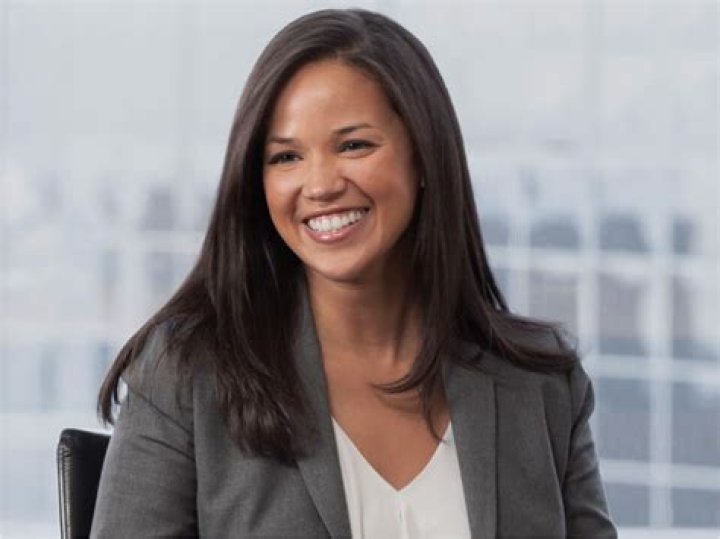 Laura Jarrett Bio, Age, Height, Husband, Net Worth, Wiki