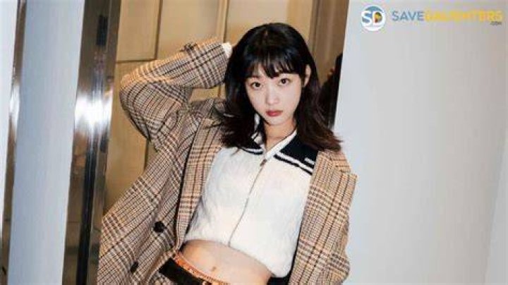 Lee YooMi Age, Height, Weight, Family, Boyfriend, Career, Nationality