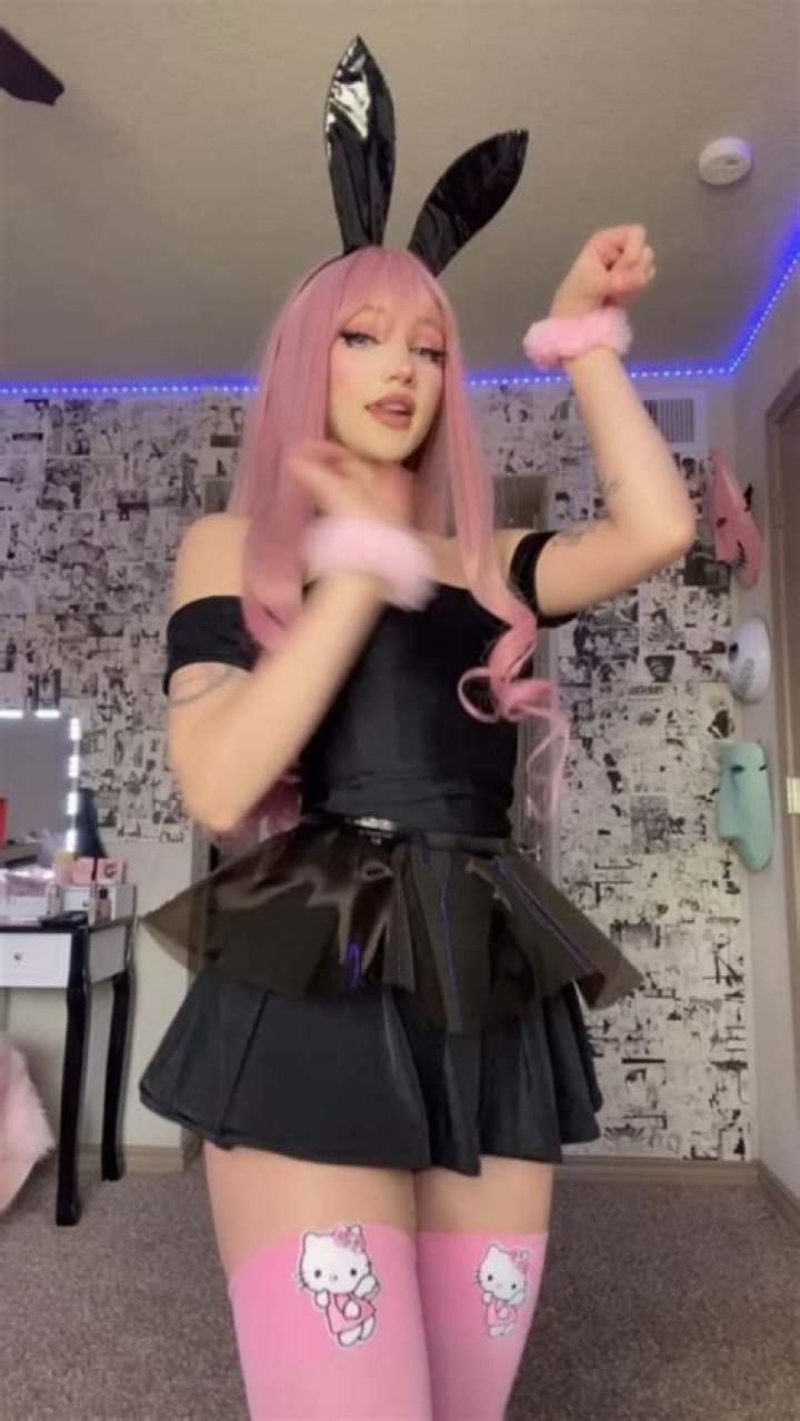 Lena Kitsune Age, Biography, Height, Net Worth, Family & Facts