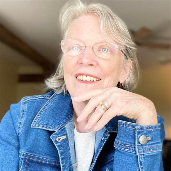 Lois Lowry 