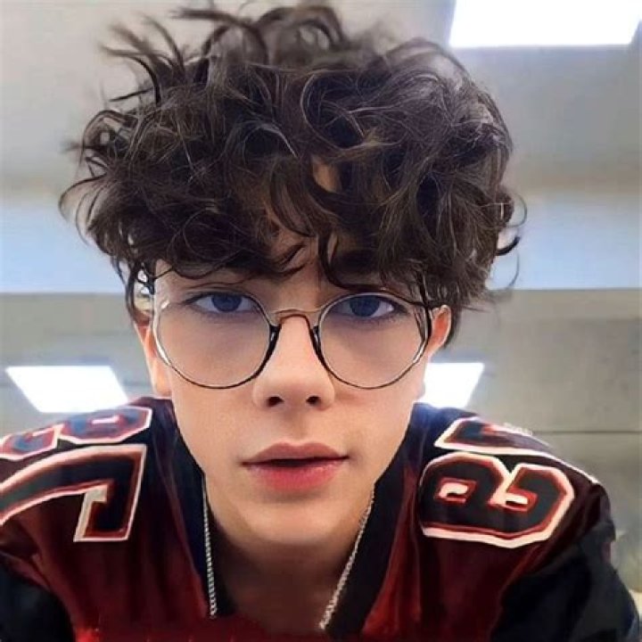 Lukas Urkijo Edad, altura, wikipedia, biograf&iacute;a, Novia/ Esposa, Fortuna