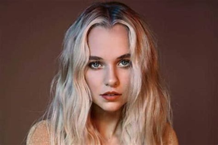Madison Iseman Net Worth, Bio, Height, Family, Age, Weight, Wiki 2023