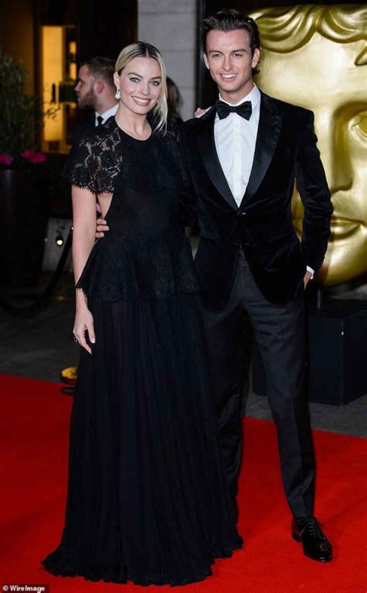 Margot Robbie takes her brother Cameron as her date to the BAFTAs