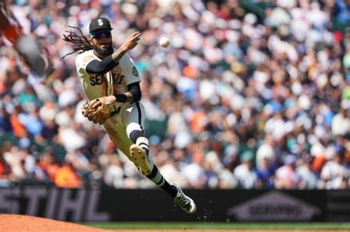 Mariners third baseman J. P. Crawford Engaged to Kathleen Carmona; His