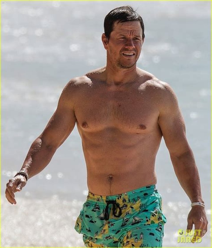 Mark Wahlberg shirtless