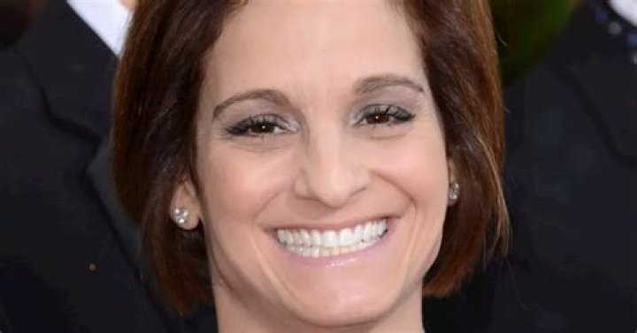 Mary Lou Retton battling pneumonia