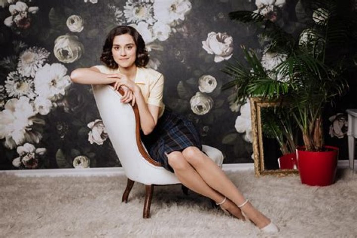 Mary Shaw (played by Rebecca Liddiard) on Frankie Drake Mysteries