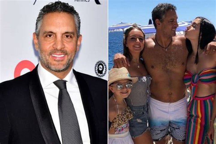 Mauricio Umansky with his friends